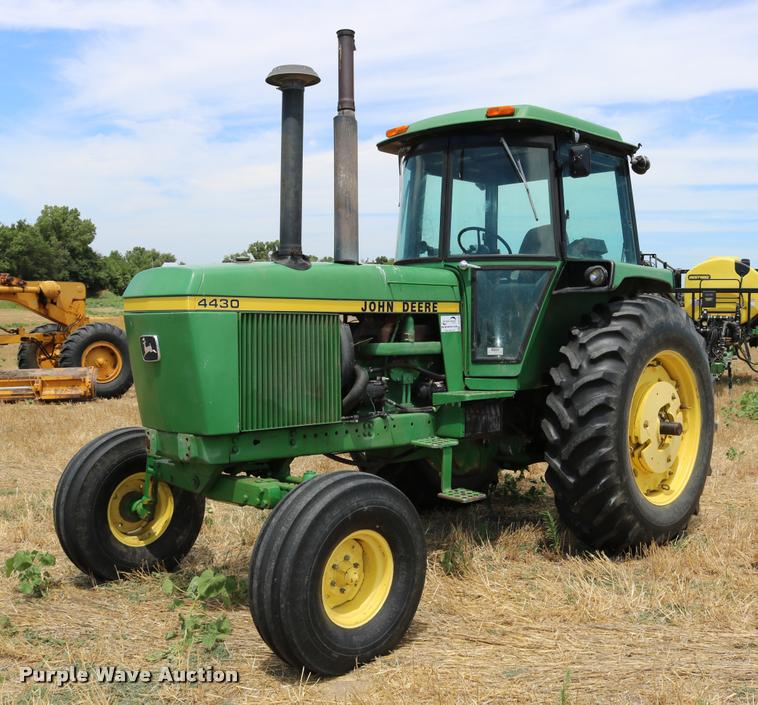 image for item DB9285 1973 John Deere 4430H tractor