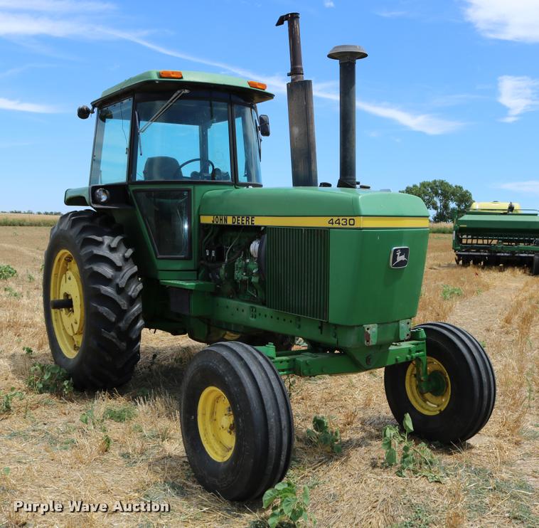 image for item DB9285 1973 John Deere 4430H tractor