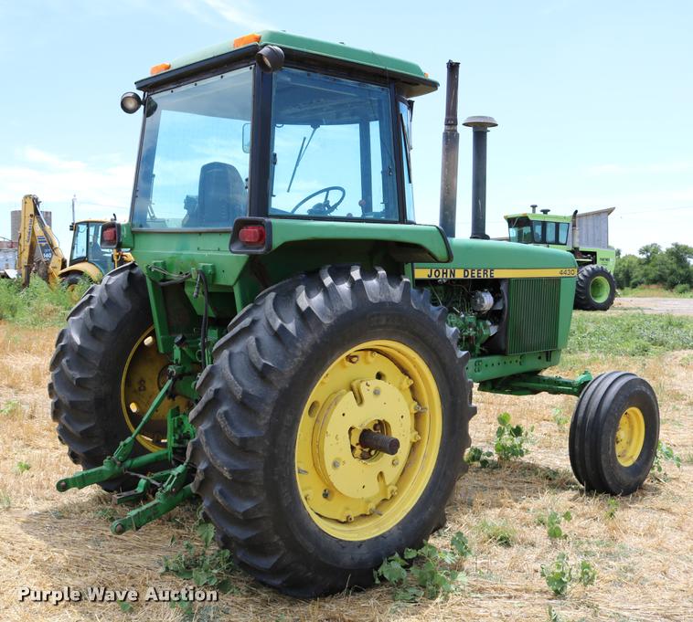 image for item DB9285 1973 John Deere 4430H tractor