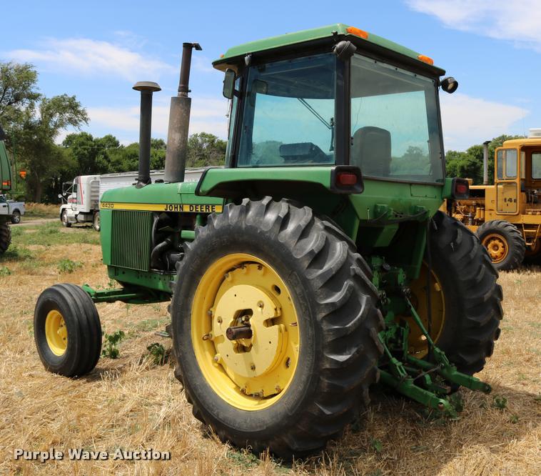 image for item DB9285 1973 John Deere 4430H tractor