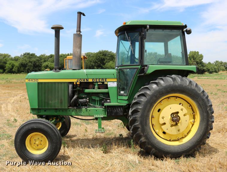 image for item DB9285 1973 John Deere 4430H tractor