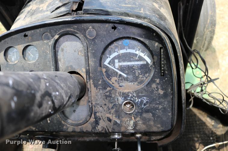 image for item DB9285 1973 John Deere 4430H tractor