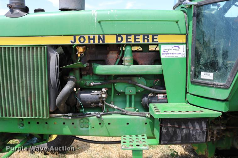 image for item DB9285 1973 John Deere 4430H tractor
