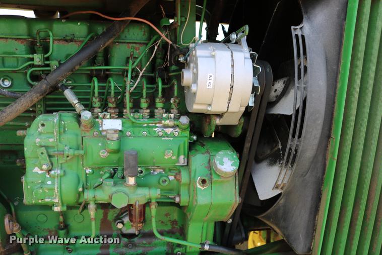 image for item DB9285 1973 John Deere 4430H tractor