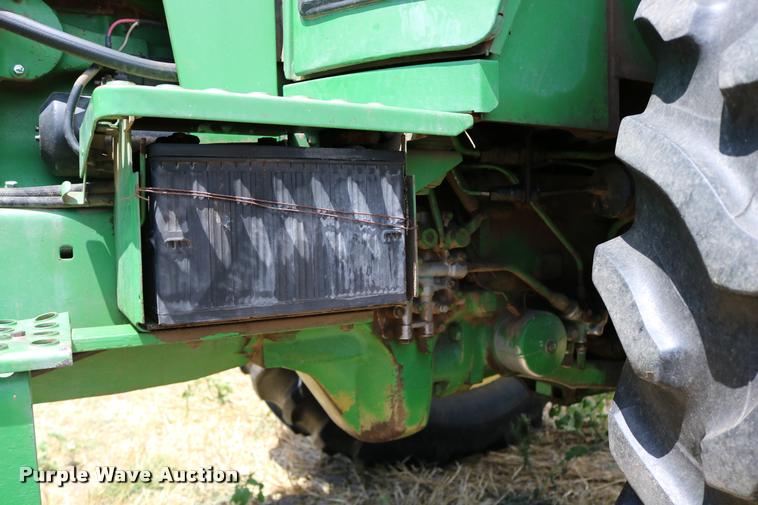 image for item DB9285 1973 John Deere 4430H tractor