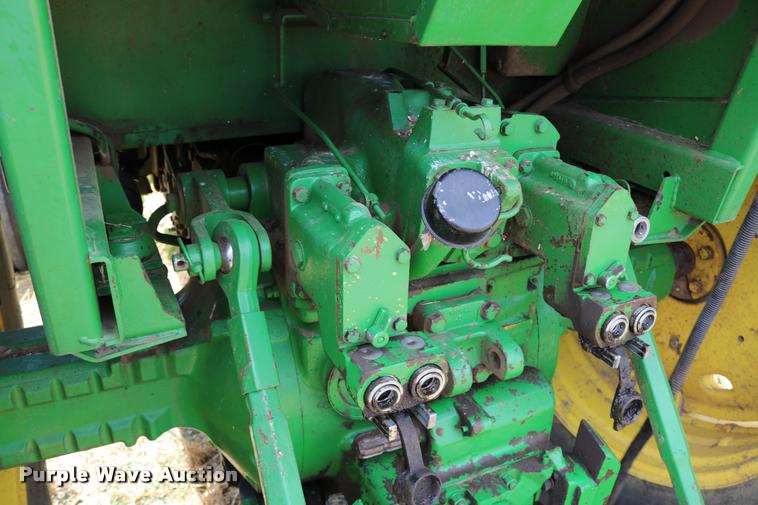 image for item DB9285 1973 John Deere 4430H tractor
