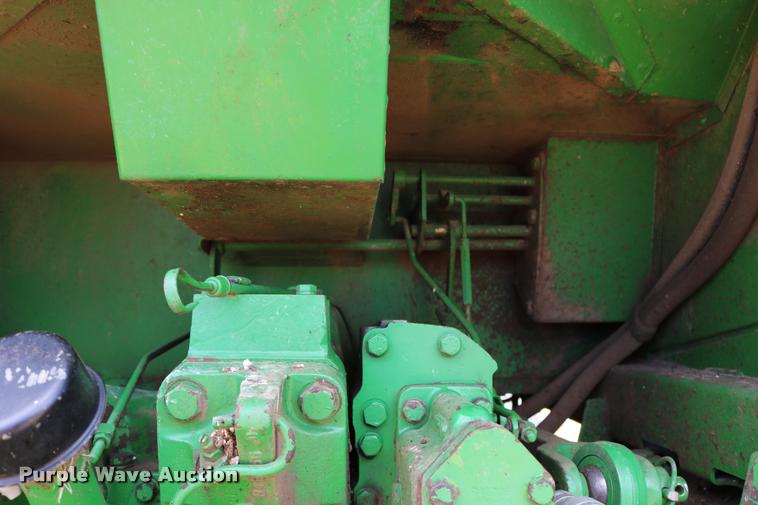 image for item DB9285 1973 John Deere 4430H tractor