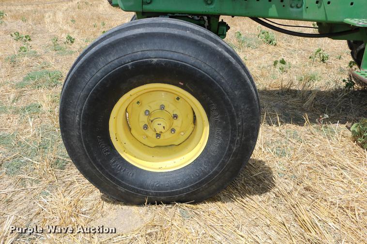 image for item DB9285 1973 John Deere 4430H tractor