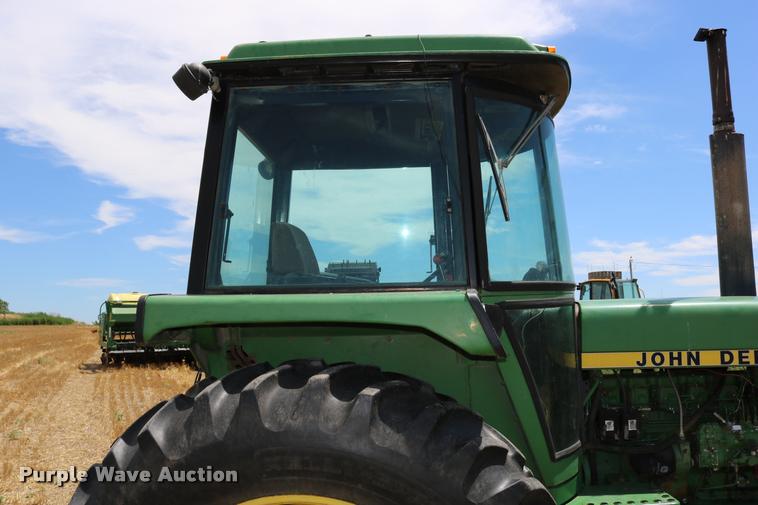 image for item DB9285 1973 John Deere 4430H tractor