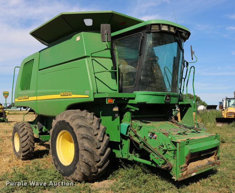 image for item DB9287 2000 John Deere 9650 STS combine