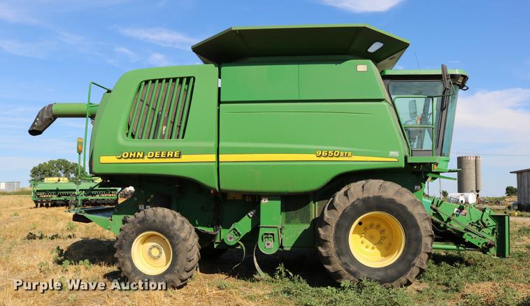 image for item DB9287 2000 John Deere 9650 STS combine