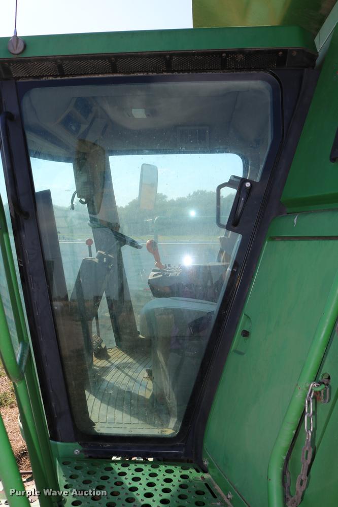 image for item DB9287 2000 John Deere 9650 STS combine