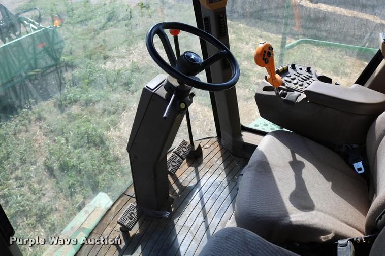 image for item DB9287 2000 John Deere 9650 STS combine