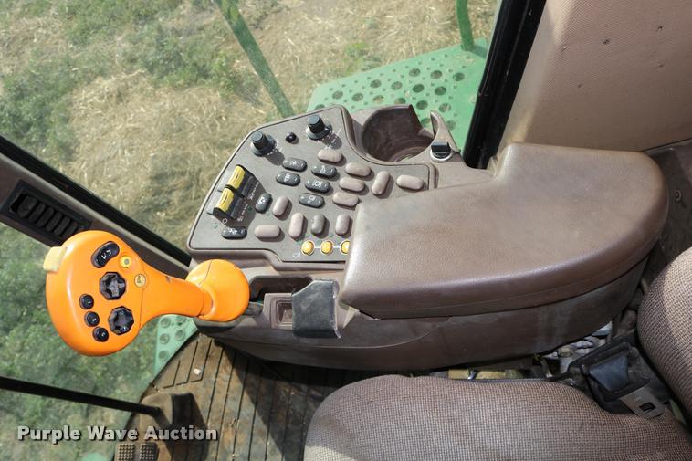 image for item DB9287 2000 John Deere 9650 STS combine