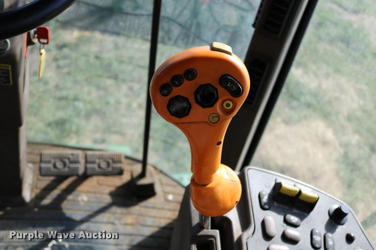 image for item DB9287 2000 John Deere 9650 STS combine