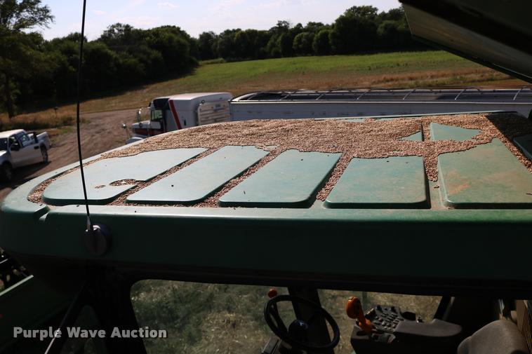 image for item DB9287 2000 John Deere 9650 STS combine