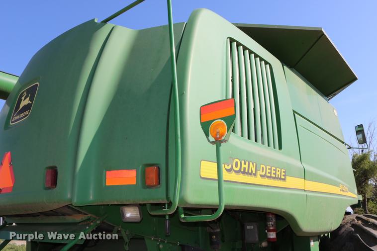 image for item DB9287 2000 John Deere 9650 STS combine