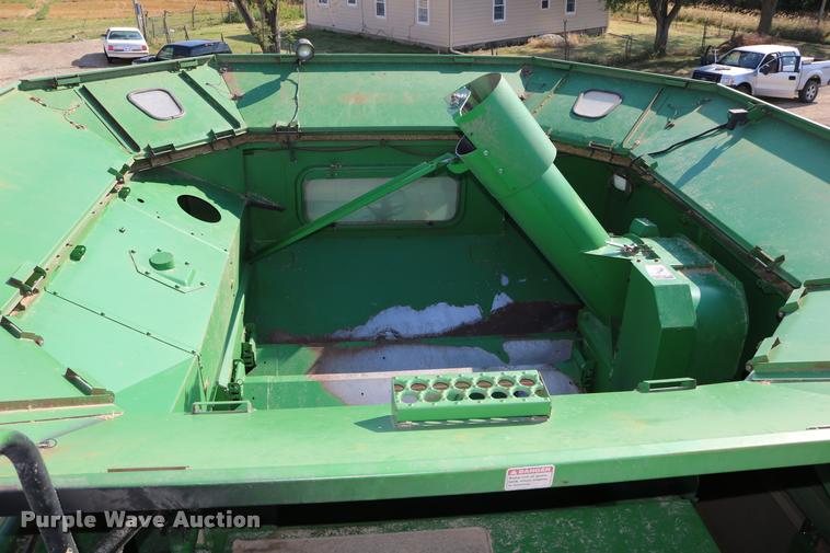 image for item DB9287 2000 John Deere 9650 STS combine