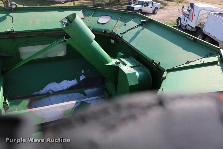 image for item DB9287 2000 John Deere 9650 STS combine