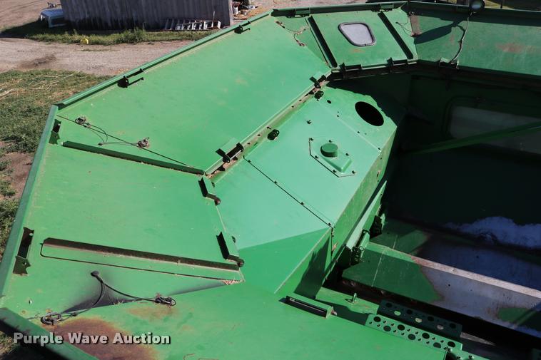 image for item DB9287 2000 John Deere 9650 STS combine