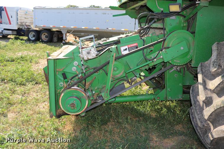 image for item DB9287 2000 John Deere 9650 STS combine