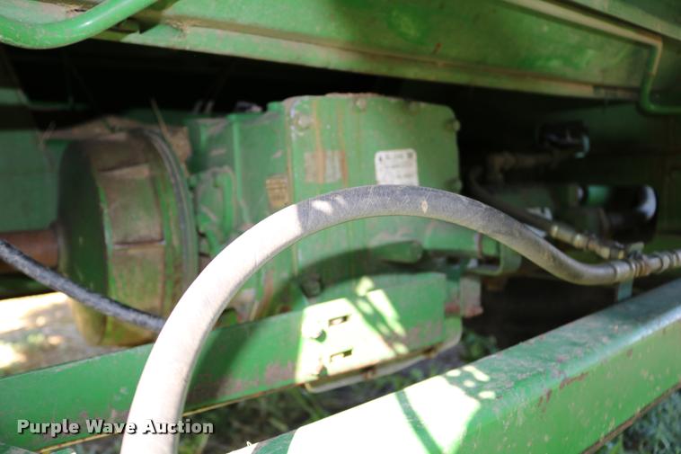 image for item DB9287 2000 John Deere 9650 STS combine