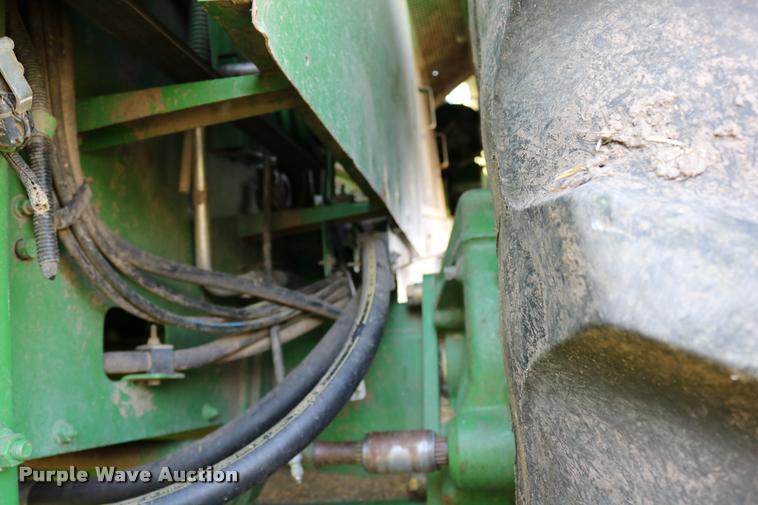 image for item DB9287 2000 John Deere 9650 STS combine