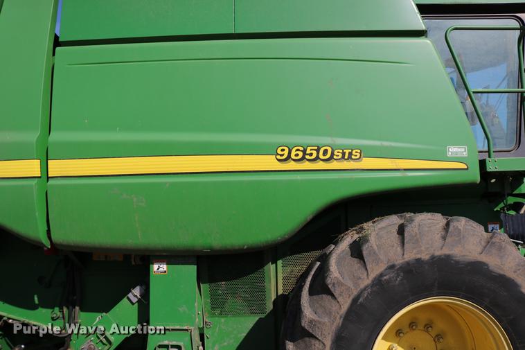 image for item DB9287 2000 John Deere 9650 STS combine
