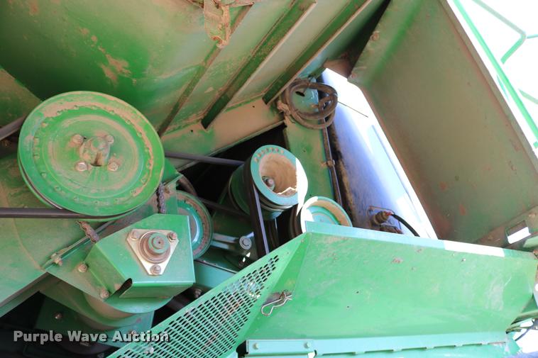 image for item DB9287 2000 John Deere 9650 STS combine