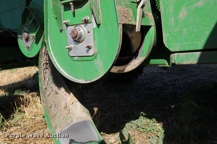 image for item DB9287 2000 John Deere 9650 STS combine