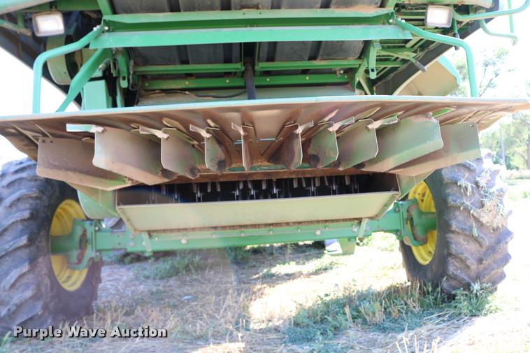 image for item DB9287 2000 John Deere 9650 STS combine