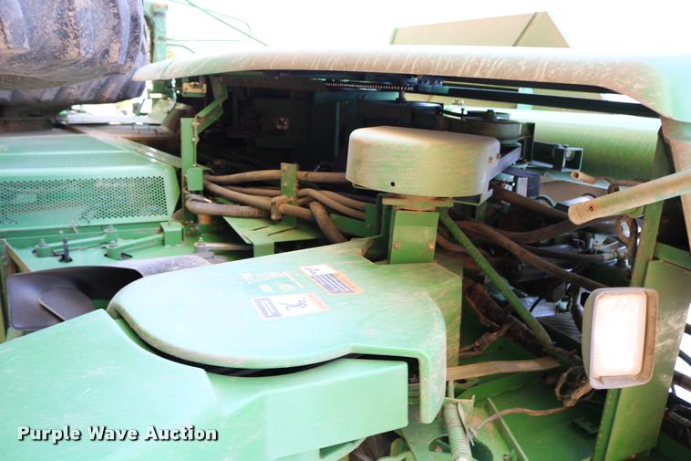 image for item DB9287 2000 John Deere 9650 STS combine