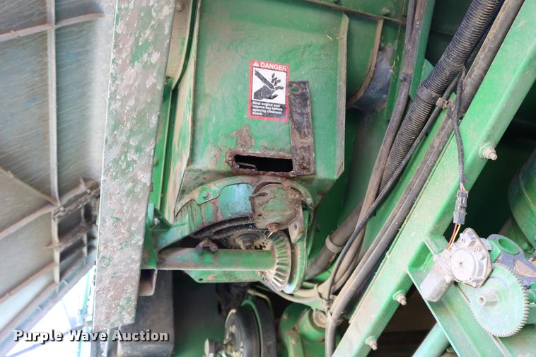 image for item DB9287 2000 John Deere 9650 STS combine