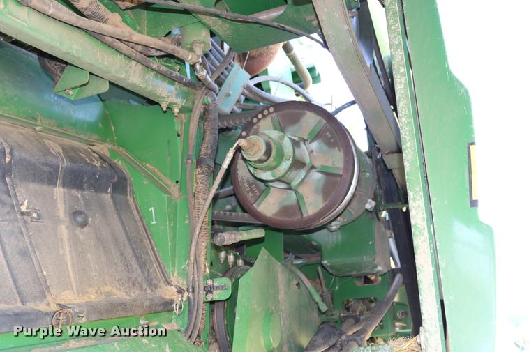 image for item DB9287 2000 John Deere 9650 STS combine
