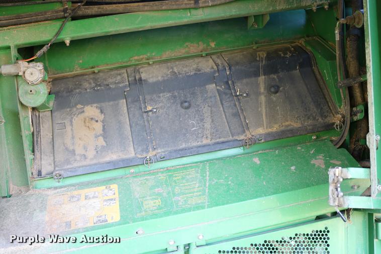 image for item DB9287 2000 John Deere 9650 STS combine