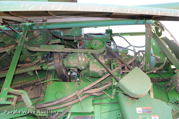 image for item DB9287 2000 John Deere 9650 STS combine