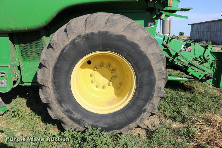 image for item DB9287 2000 John Deere 9650 STS combine