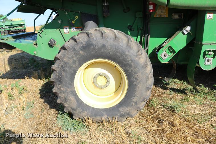 image for item DB9287 2000 John Deere 9650 STS combine