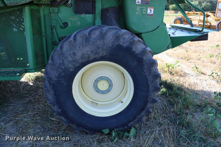 image for item DB9287 2000 John Deere 9650 STS combine