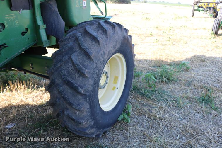 image for item DB9287 2000 John Deere 9650 STS combine