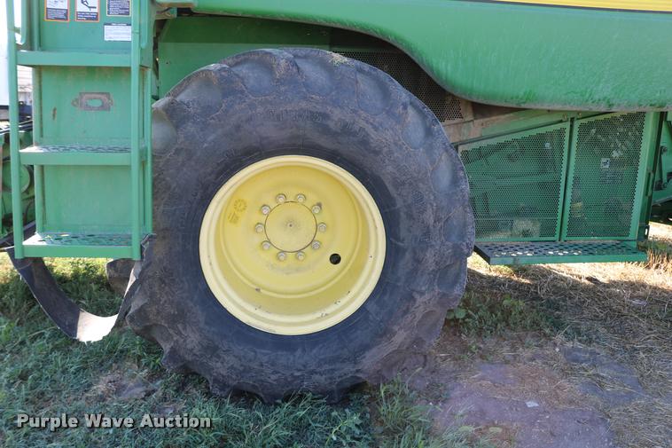 image for item DB9287 2000 John Deere 9650 STS combine