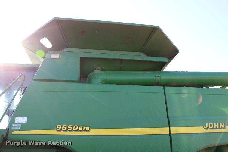 image for item DB9287 2000 John Deere 9650 STS combine