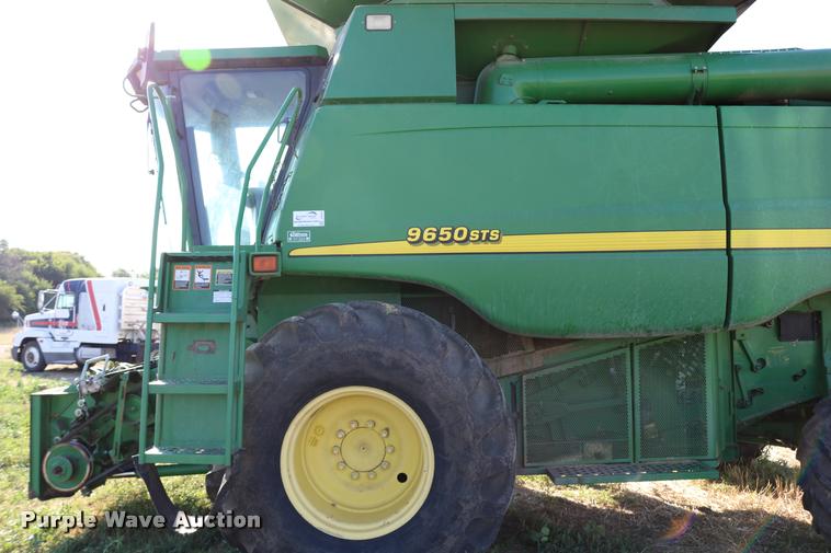 image for item DB9287 2000 John Deere 9650 STS combine