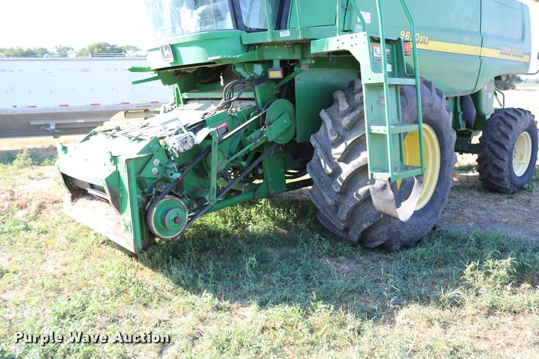 image for item DB9287 2000 John Deere 9650 STS combine