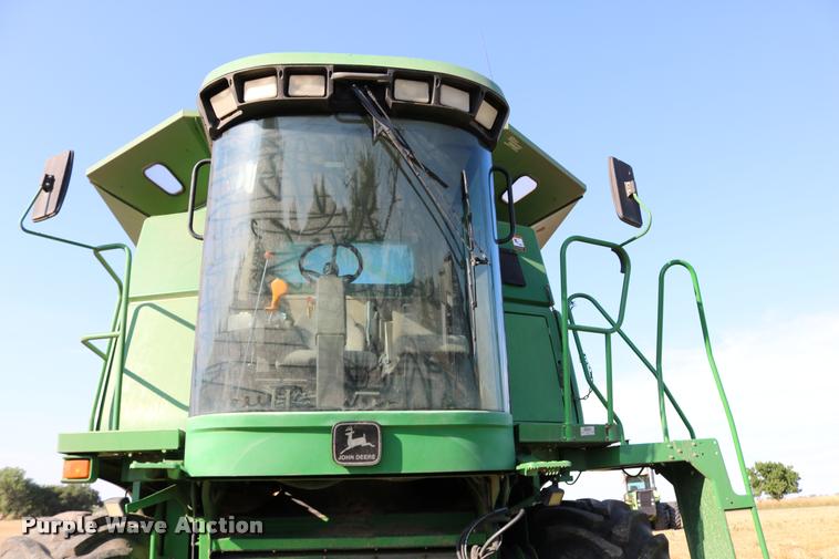 image for item DB9287 2000 John Deere 9650 STS combine