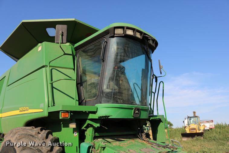 image for item DB9287 2000 John Deere 9650 STS combine