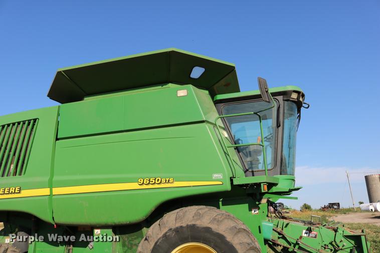 image for item DB9287 2000 John Deere 9650 STS combine