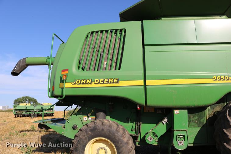 image for item DB9287 2000 John Deere 9650 STS combine