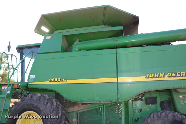 image for item DB9287 2000 John Deere 9650 STS combine