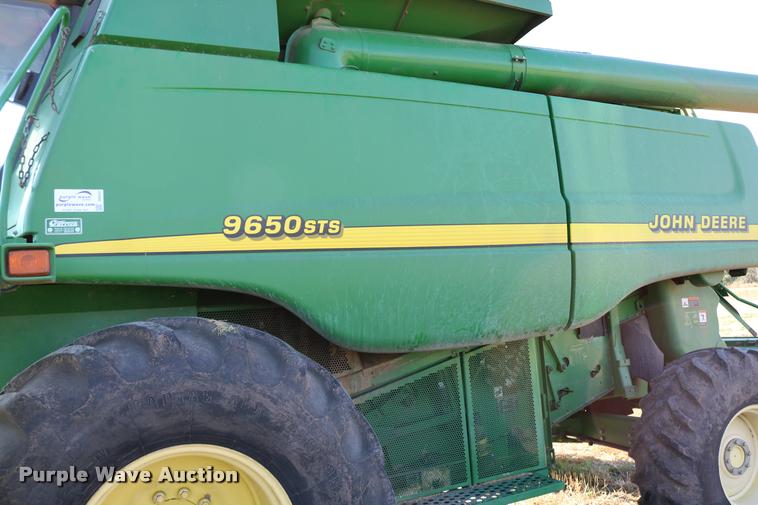 image for item DB9287 2000 John Deere 9650 STS combine